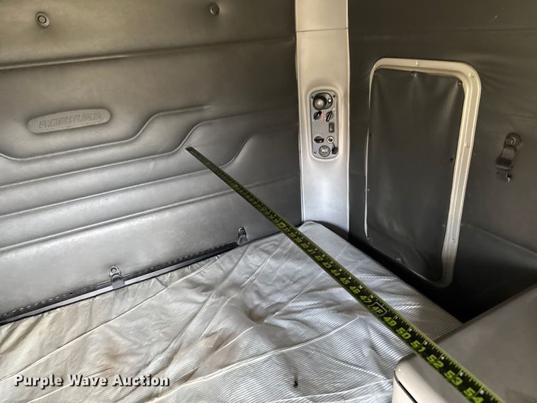 image for item ES5968 2006 Freightliner Columbia semi truck