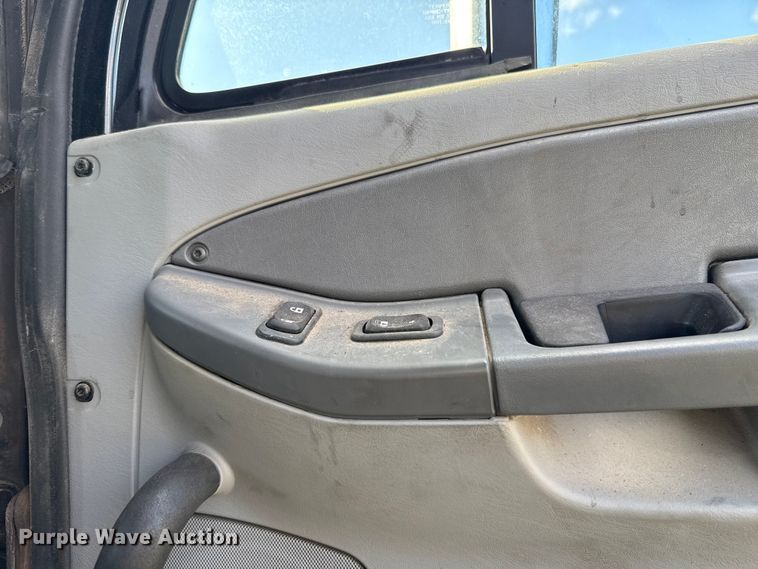 image for item ES5968 2006 Freightliner Columbia semi truck