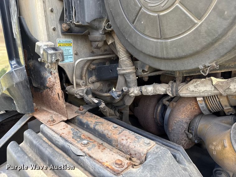 image for item ES5968 2006 Freightliner Columbia semi truck