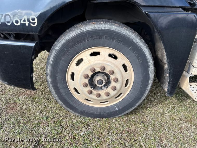 image for item ES5968 2006 Freightliner Columbia semi truck