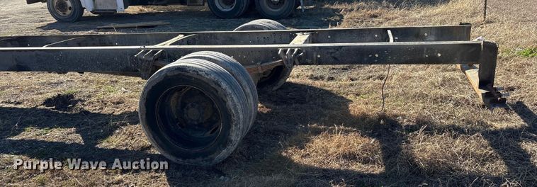 image for item ES8555 2000 International 4700 Low Profile truck cab and chassis