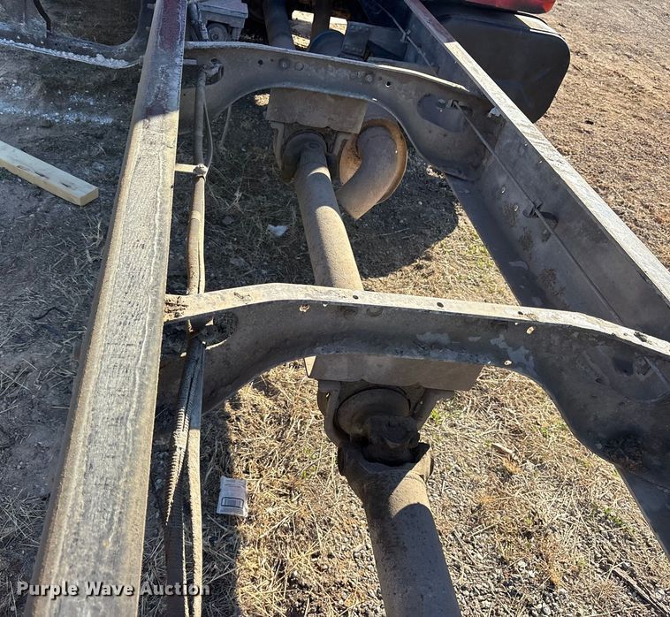 image for item ES8555 2000 International 4700 Low Profile truck cab and chassis