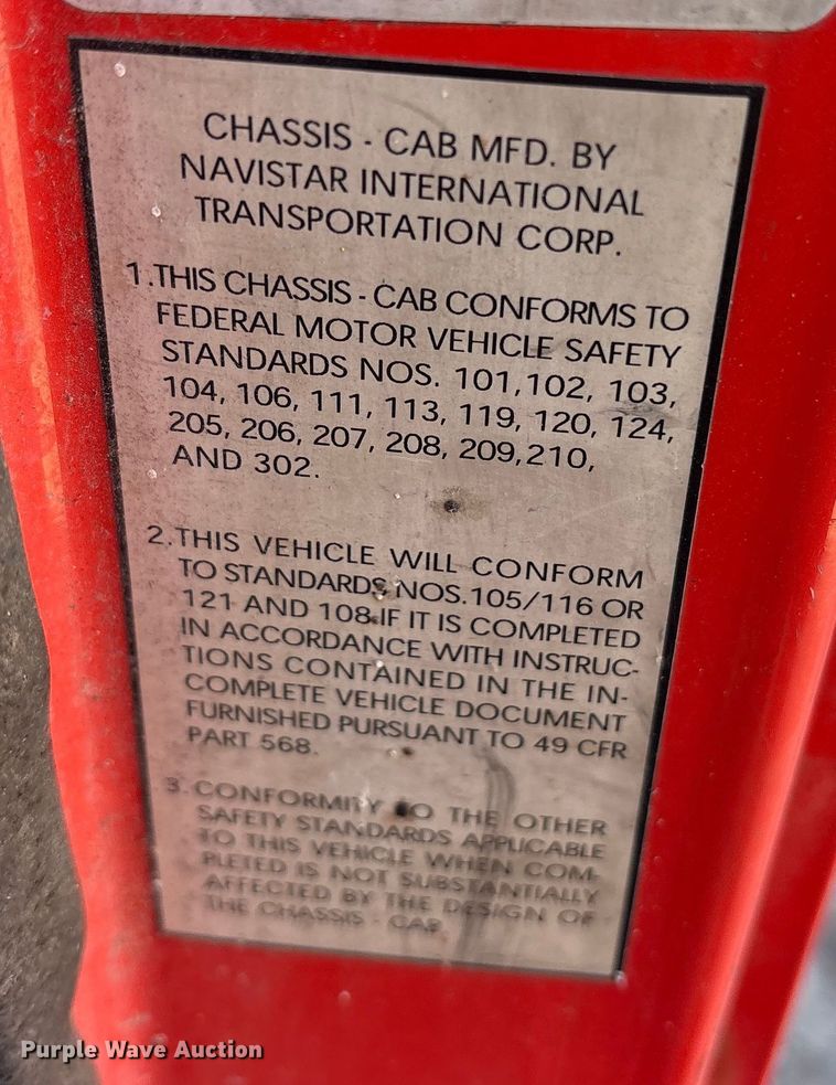 image for item ES8555 2000 International 4700 Low Profile truck cab and chassis