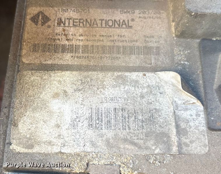 image for item ES8556 1999 International 4700 flatbed truck