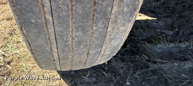 image for item ES8556 1999 International 4700 flatbed truck