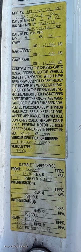 image for item ES8556 1999 International 4700 flatbed truck