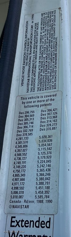 image for item ES8556 1999 International 4700 flatbed truck