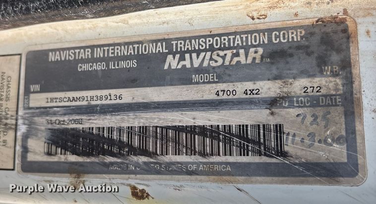 image for item ES8556 1999 International 4700 flatbed truck