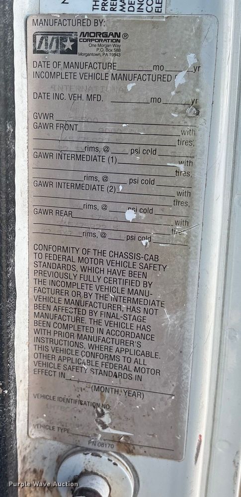 image for item ES8556 1999 International 4700 flatbed truck