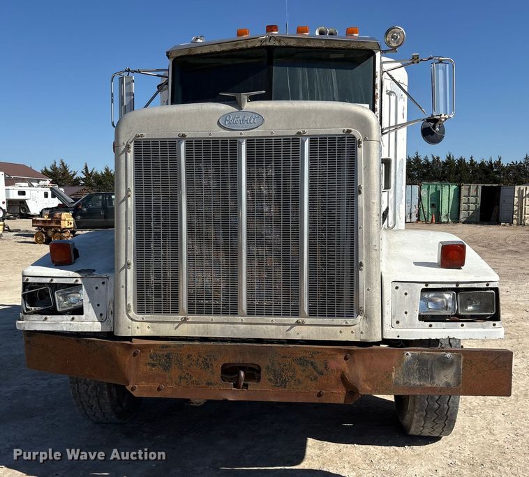image for item ES8557 1996 Peterbilt 377 semi truck