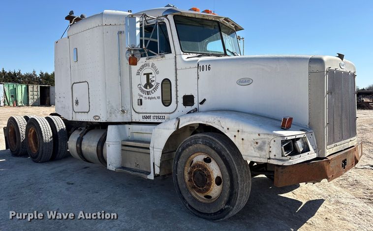 image for item ES8557 1996 Peterbilt 377 semi truck