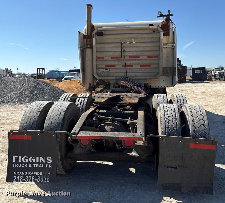 image for item ES8557 1996 Peterbilt 377 semi truck