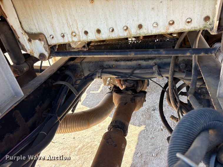 image for item ES8557 1996 Peterbilt 377 semi truck