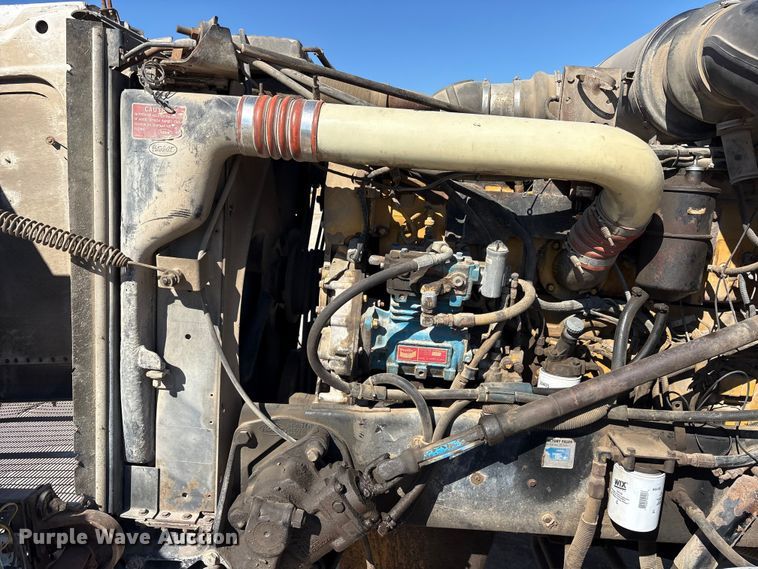 image for item ES8557 1996 Peterbilt 377 semi truck