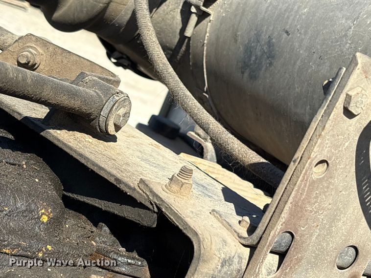 image for item ES8557 1996 Peterbilt 377 semi truck