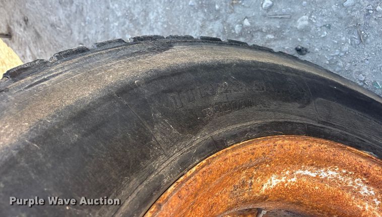 image for item ES8557 1996 Peterbilt 377 semi truck