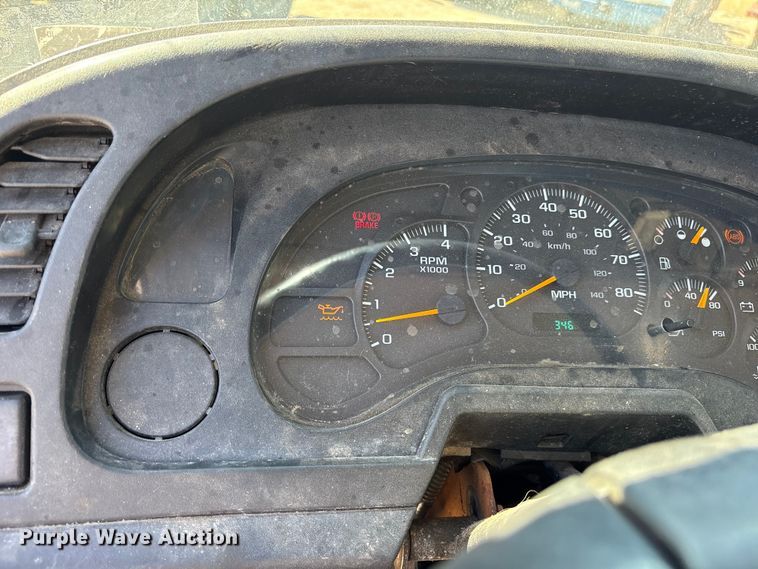 image for item ES8559 2005 GMC T-series truck cab and chassis