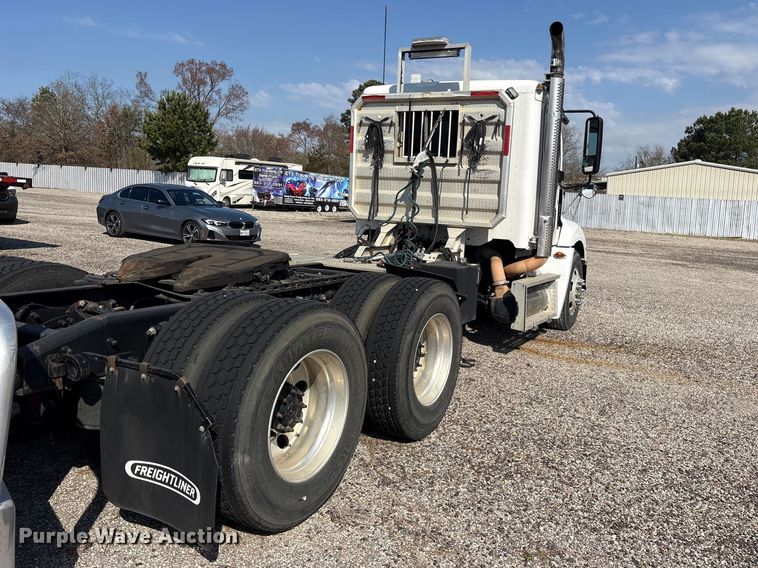 image for item ES8629 2008 Freightliner Columbia semi truck