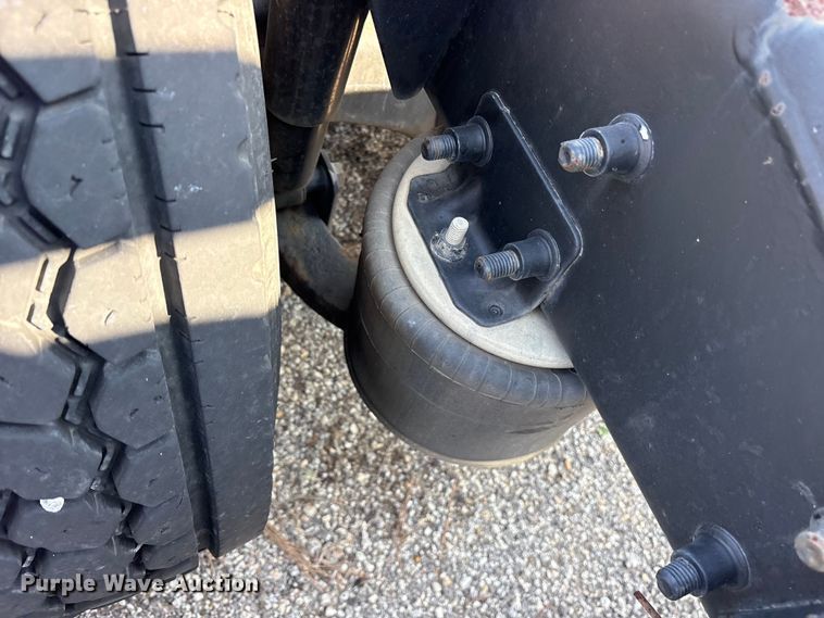 image for item ES8629 2008 Freightliner Columbia semi truck