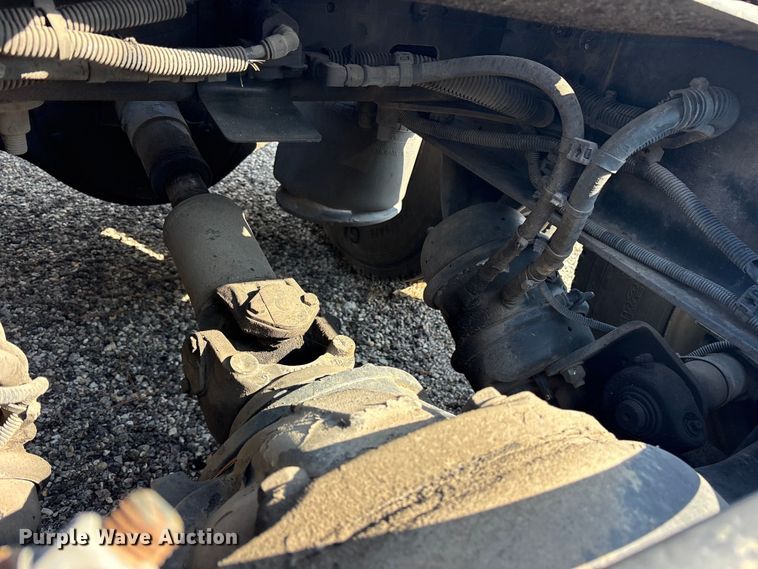 image for item ES8629 2008 Freightliner Columbia semi truck