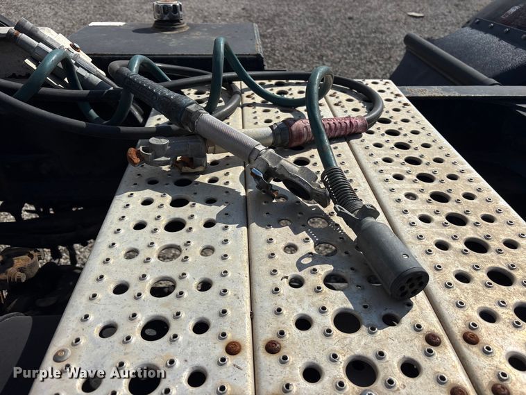 image for item ES8629 2008 Freightliner Columbia semi truck