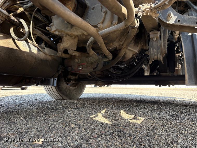 image for item ES8629 2008 Freightliner Columbia semi truck