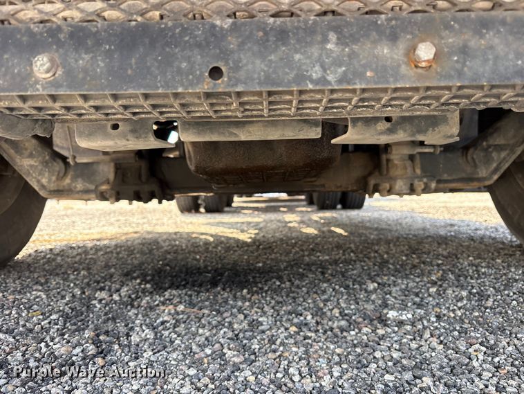 image for item ES8629 2008 Freightliner Columbia semi truck