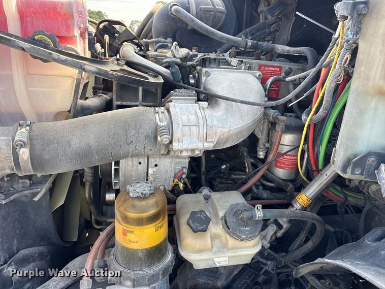 image for item ES8629 2008 Freightliner Columbia semi truck