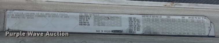 image for item ES8629 2008 Freightliner Columbia semi truck