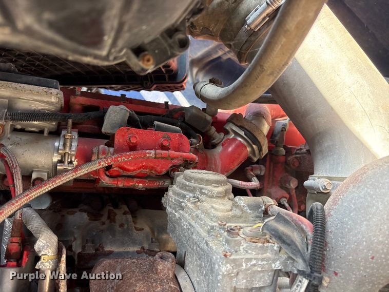 image for item ES8630 2016 Peterbilt 579 semi truck