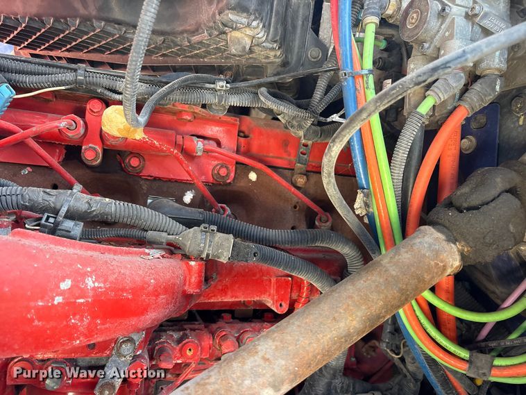 image for item ES8630 2016 Peterbilt 579 semi truck