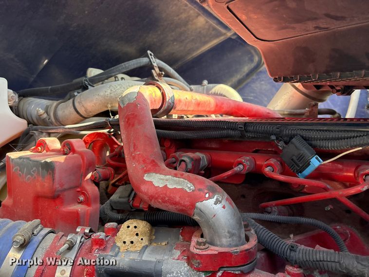 image for item ES8630 2016 Peterbilt 579 semi truck