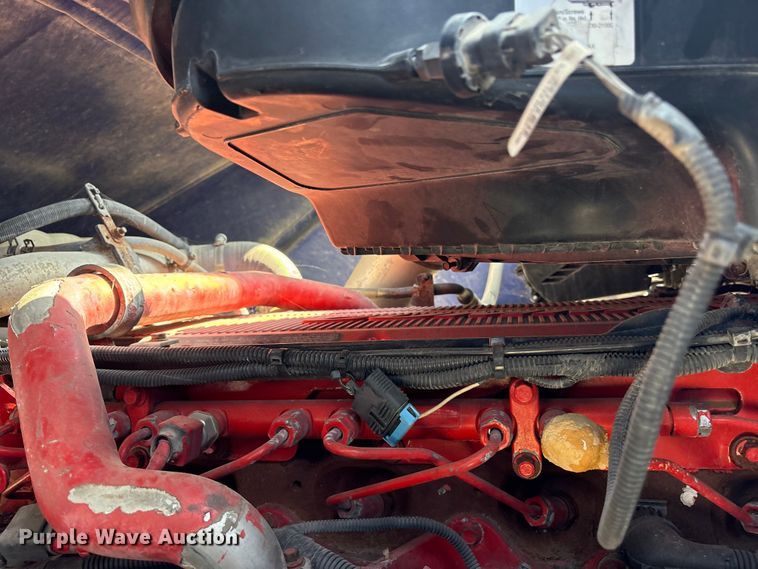 image for item ES8630 2016 Peterbilt 579 semi truck