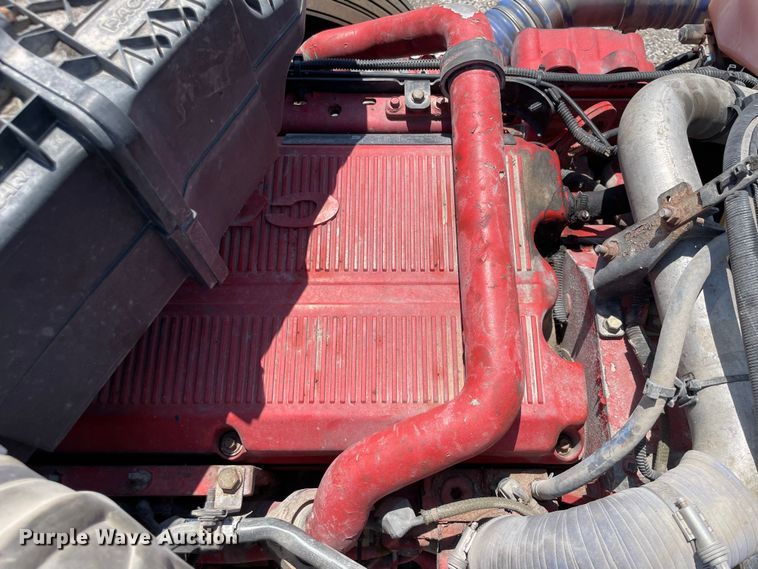 image for item ES8630 2016 Peterbilt 579 semi truck