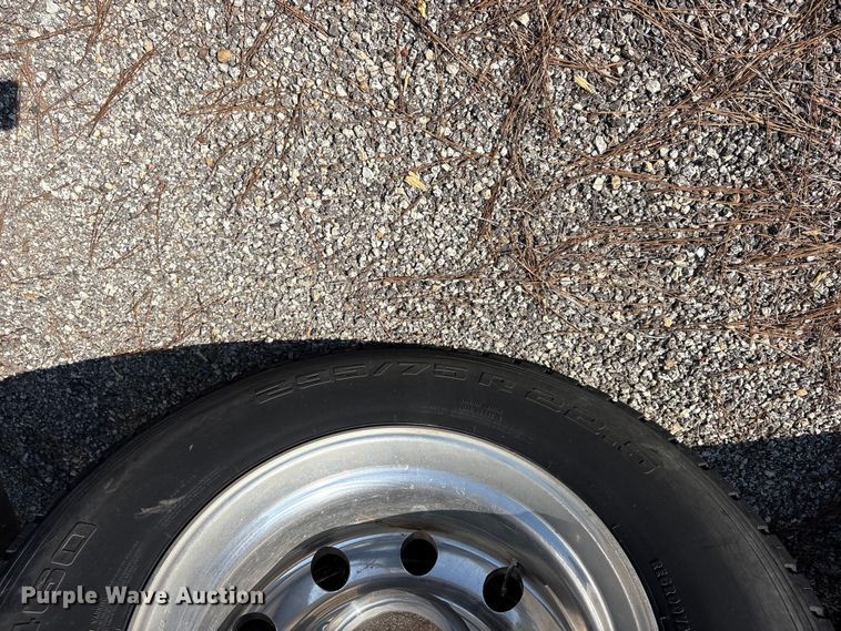 image for item ES8630 2016 Peterbilt 579 semi truck