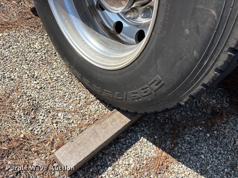 image for item ES8630 2016 Peterbilt 579 semi truck