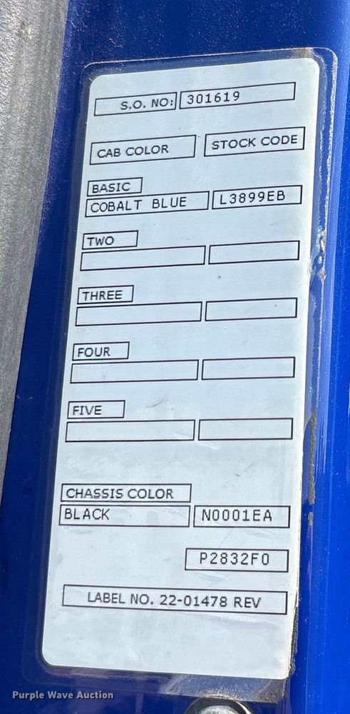 image for item ES8630 2016 Peterbilt 579 semi truck