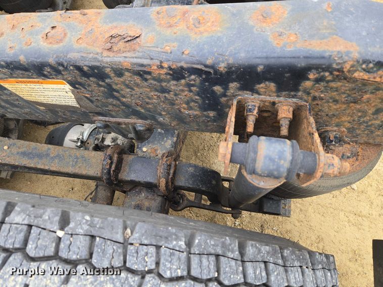 image for item ET1411 2015 Mack CXU613 semi truck