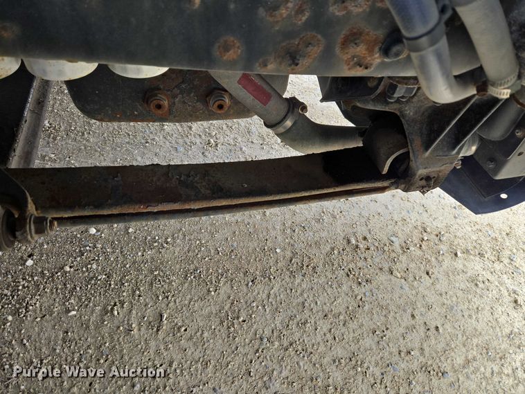 image for item ET1411 2015 Mack CXU613 semi truck