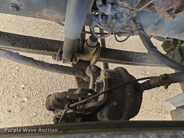 image for item ET1411 2015 Mack CXU613 semi truck