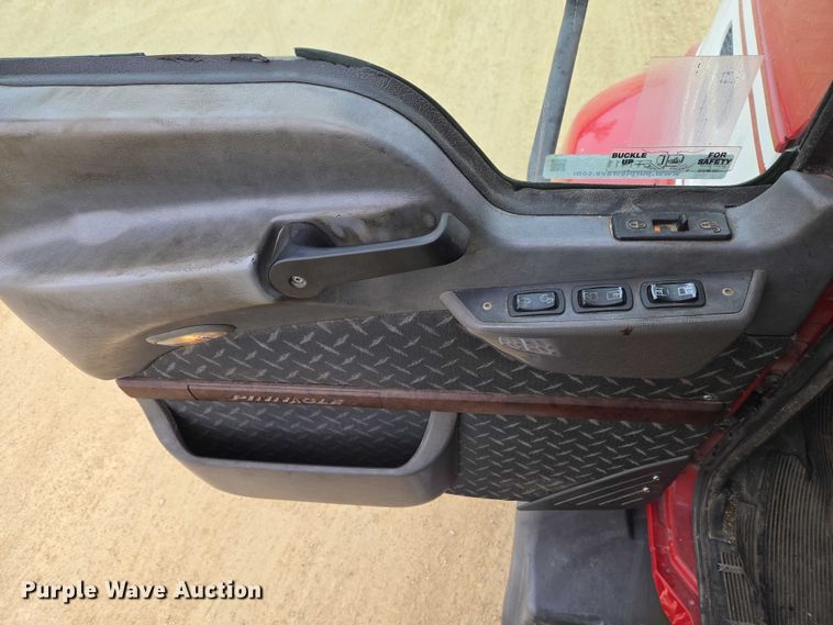 image for item ET1411 2015 Mack CXU613 semi truck