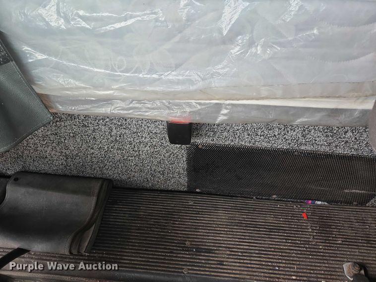 image for item ET1411 2015 Mack CXU613 semi truck