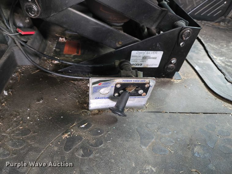 image for item ET1411 2015 Mack CXU613 semi truck