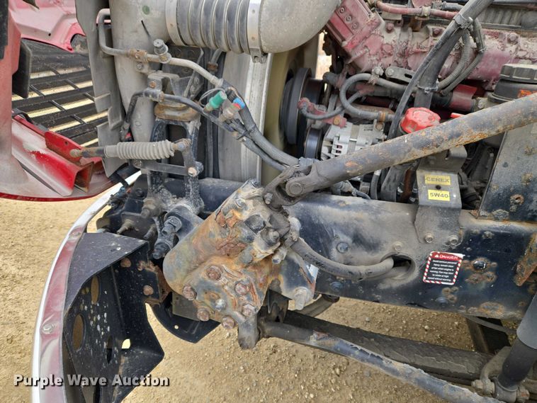 image for item ET1411 2015 Mack CXU613 semi truck