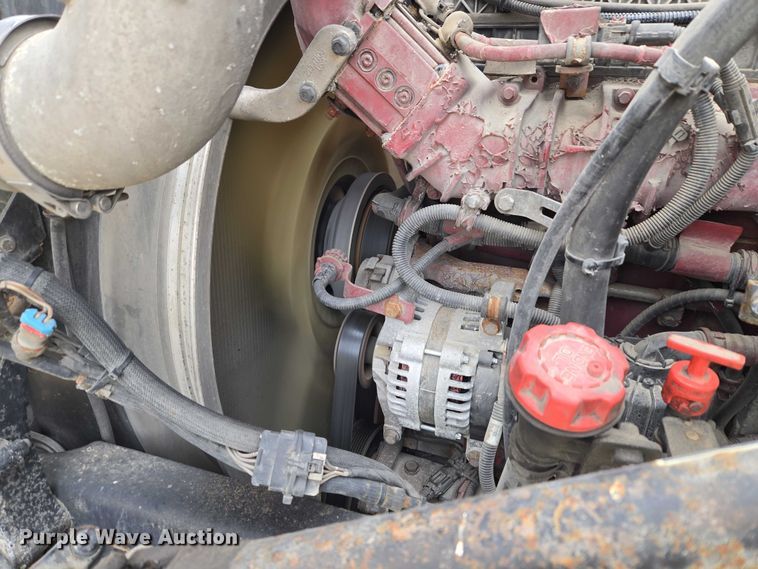 image for item ET1411 2015 Mack CXU613 semi truck