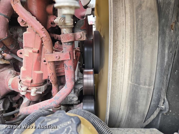 image for item ET1411 2015 Mack CXU613 semi truck