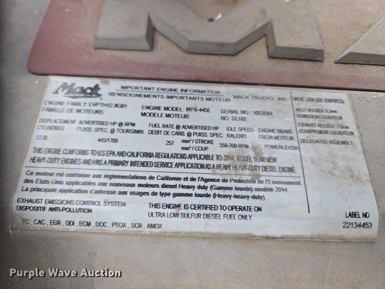 image for item ET1411 2015 Mack CXU613 semi truck