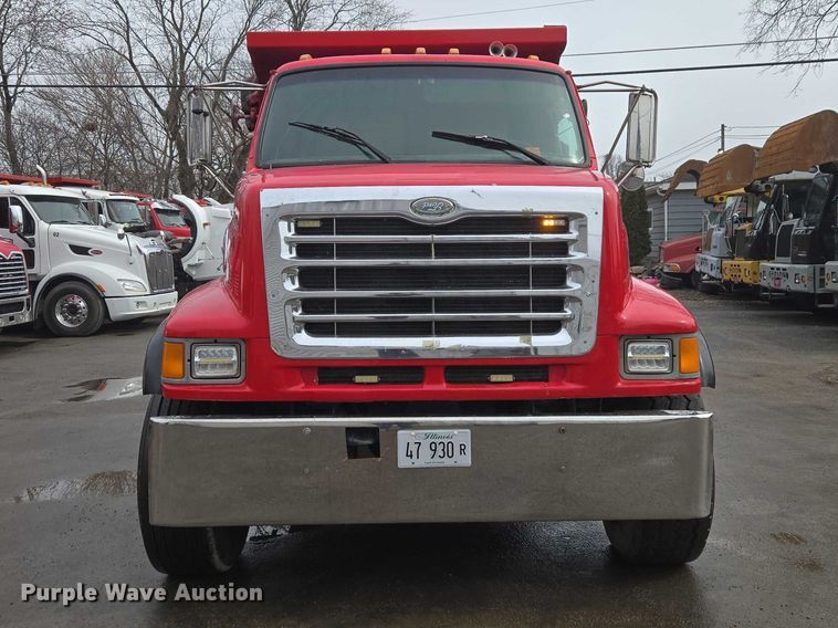 image for item ET1413 1998 Ford LT8000 dump truck