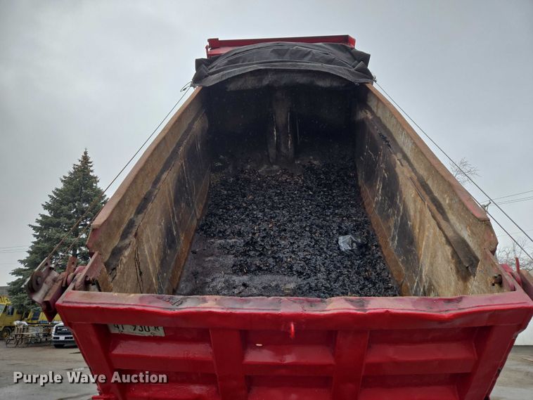 image for item ET1413 1998 Ford LT8000 dump truck