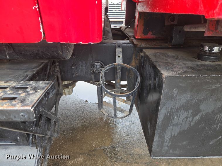 image for item ET1413 1998 Ford LT8000 dump truck